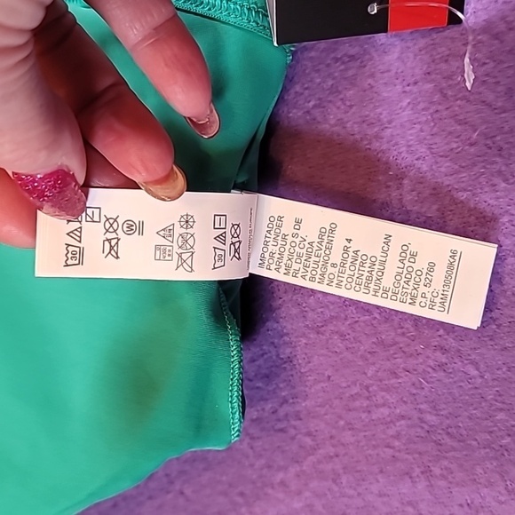 0728. NWTs ~ Under Armour ~ Low Impact ~ Yoga- Pilates-Hiking ~ Removable Pads~ - Picture 9 of 11